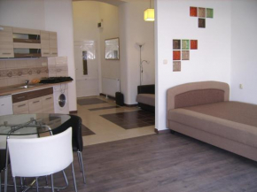 Гостиница Next door Apartment, Будапешт